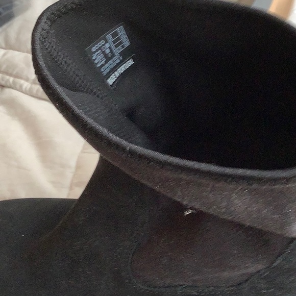 Ecco women’s ankle boots
Size 39 Soft Seven Gortex
Comfortable
Hardly worn - Picture 6 of 6